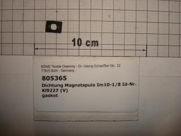 Gasket,square,9x13x1mm,3-holes,for solenoid,1/8",unit plug